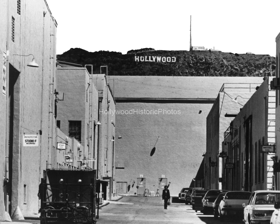 Hollywood Sign 1960 from Paramount Pictures wm.jpg